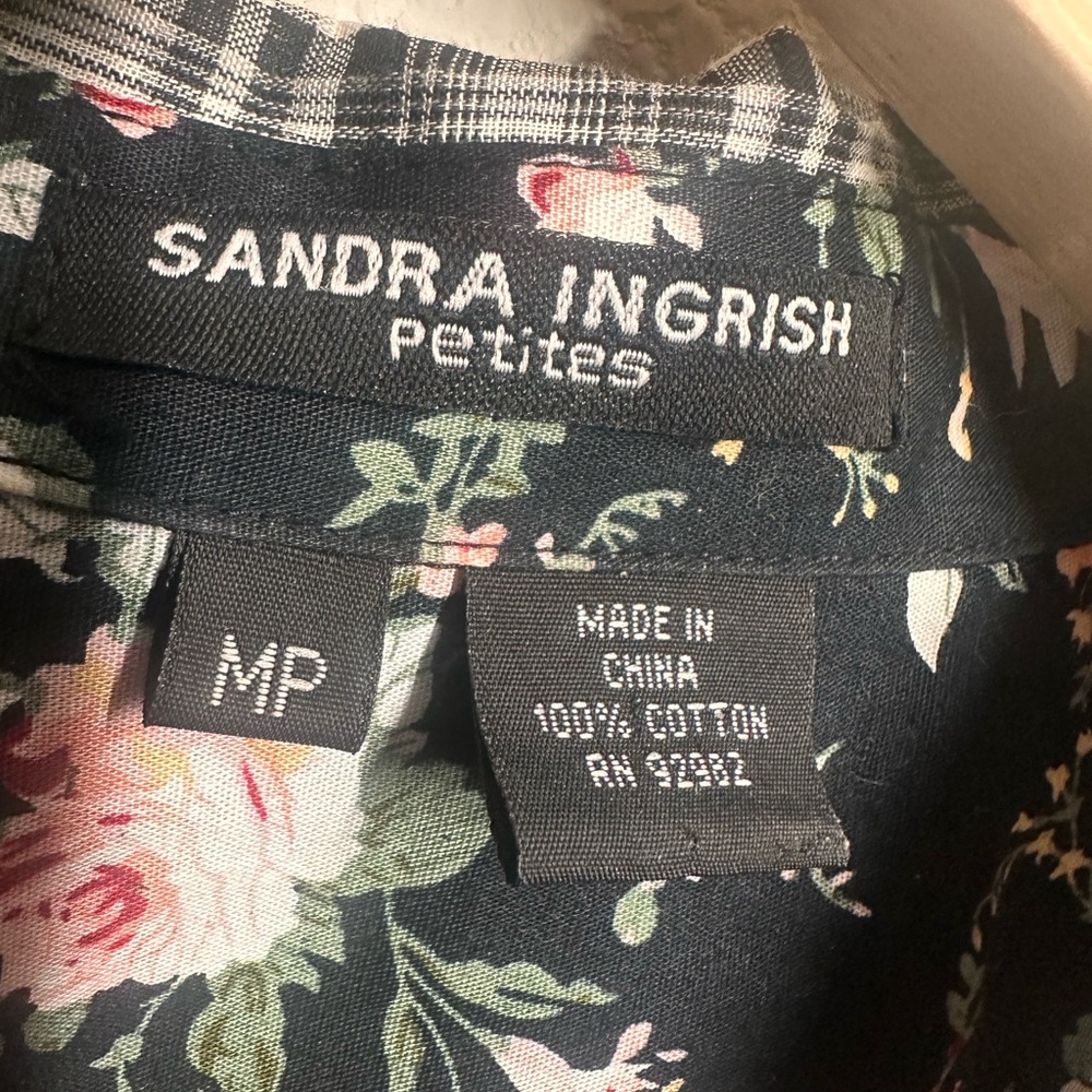 Sandra Ingrish Button Down With Flower Details On… - image 2
